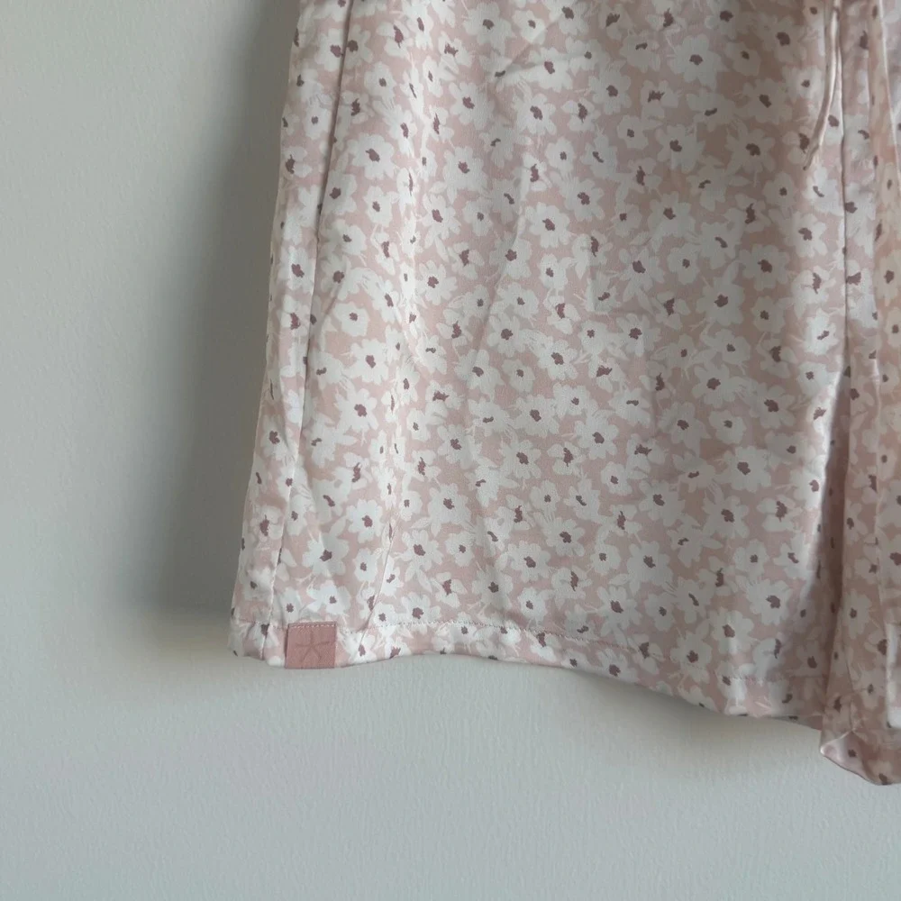 Barefoot Dreams Rose Mist Ditsy Floral Washed Satin Pajama Shorts‎ Size